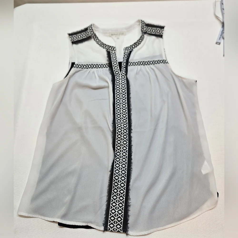Daniel Rainn Black and White Geometric Trim Blouse